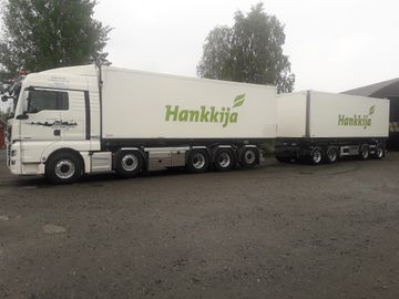 kokonainen rekka